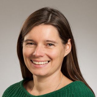 Dr. Inga, Aus- und Fortbildung